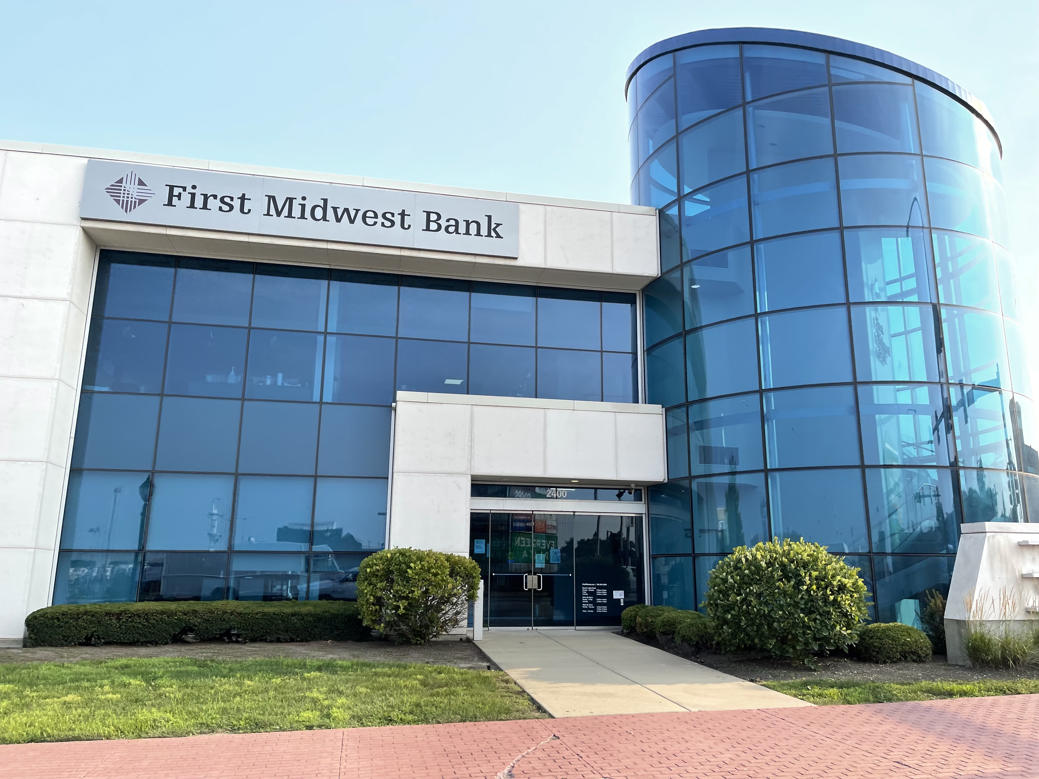 First Midwest Bank 01