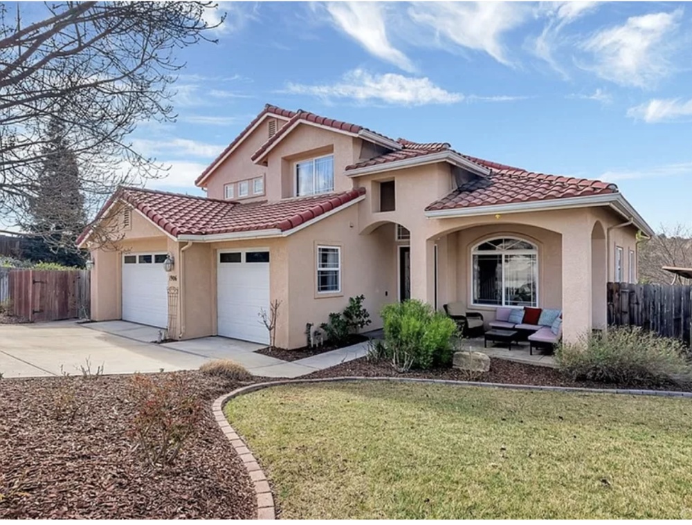 Beatriz Espinoza Realtor, Simple Lending & Realty Inc 01