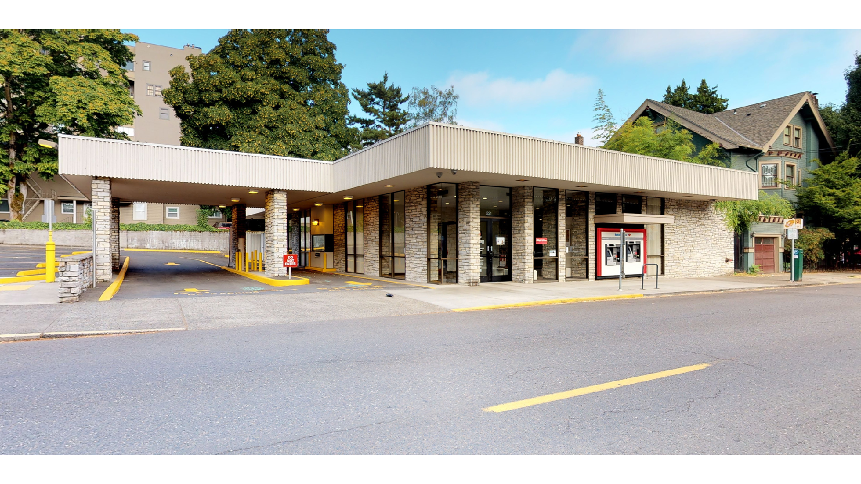 Bank of America (with Drive-thru ATM) 01