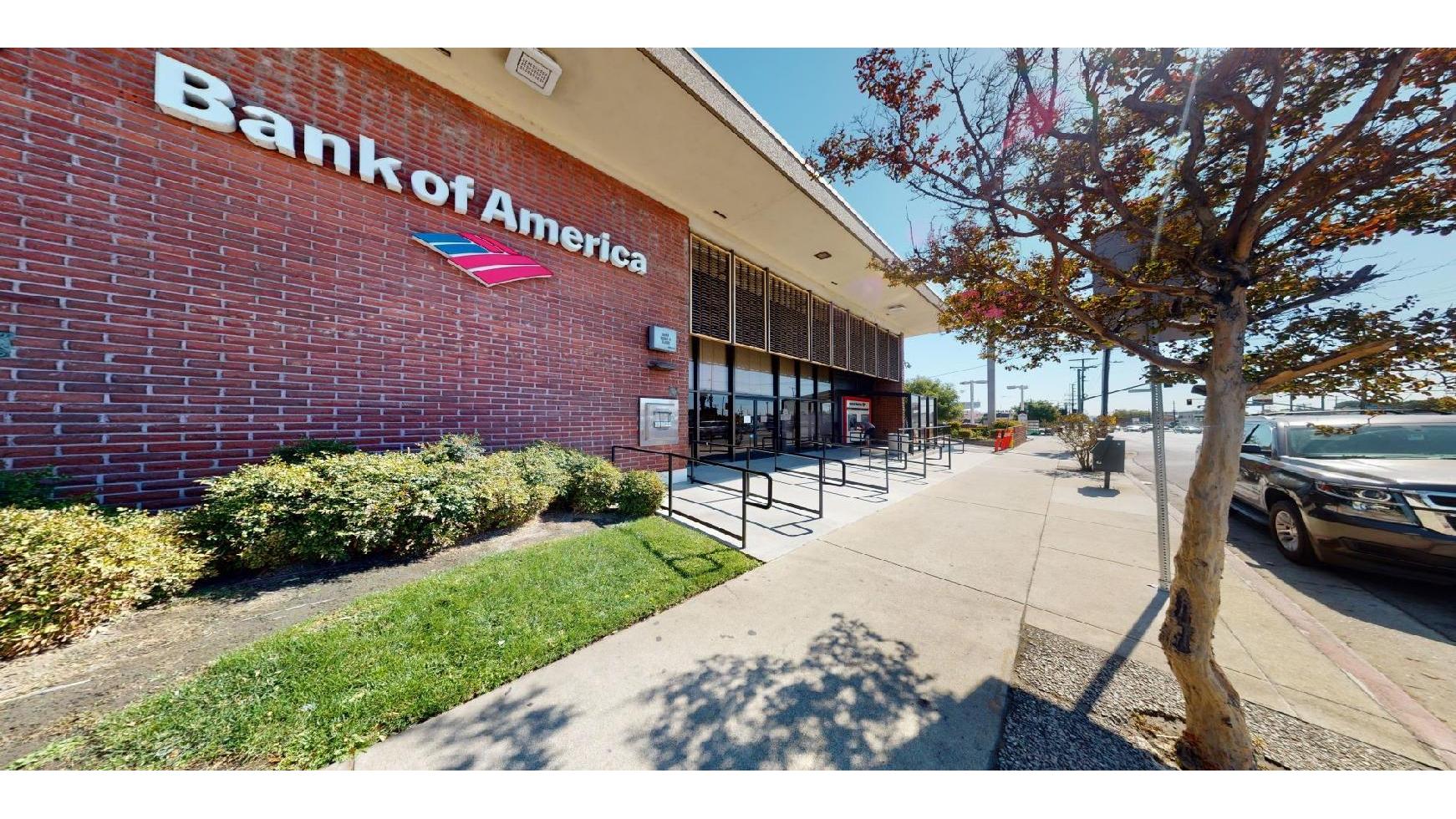 Bank of America (with Drive-thru ATM) 01