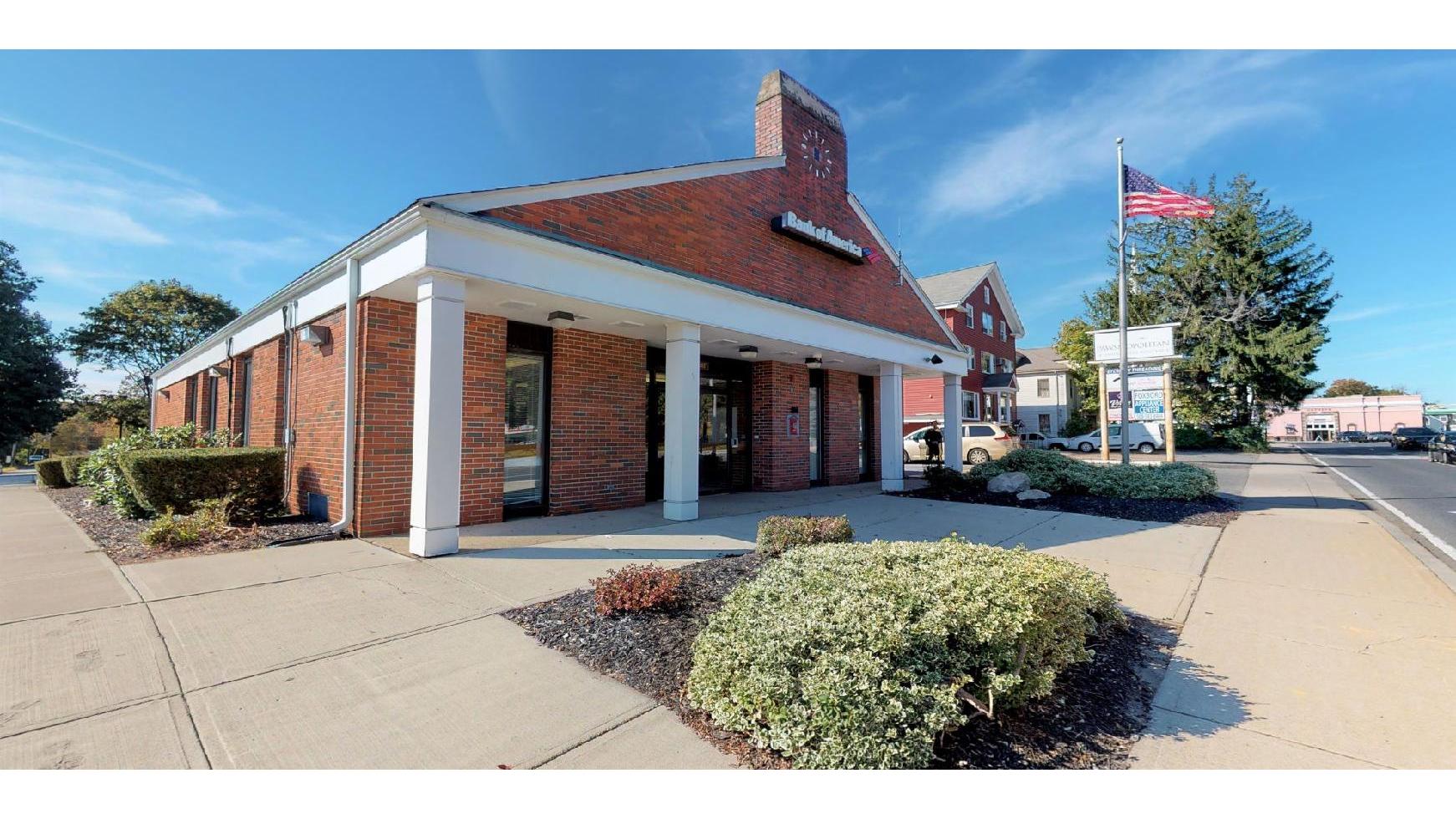 Bank of America (with Drive-thru ATM) 01