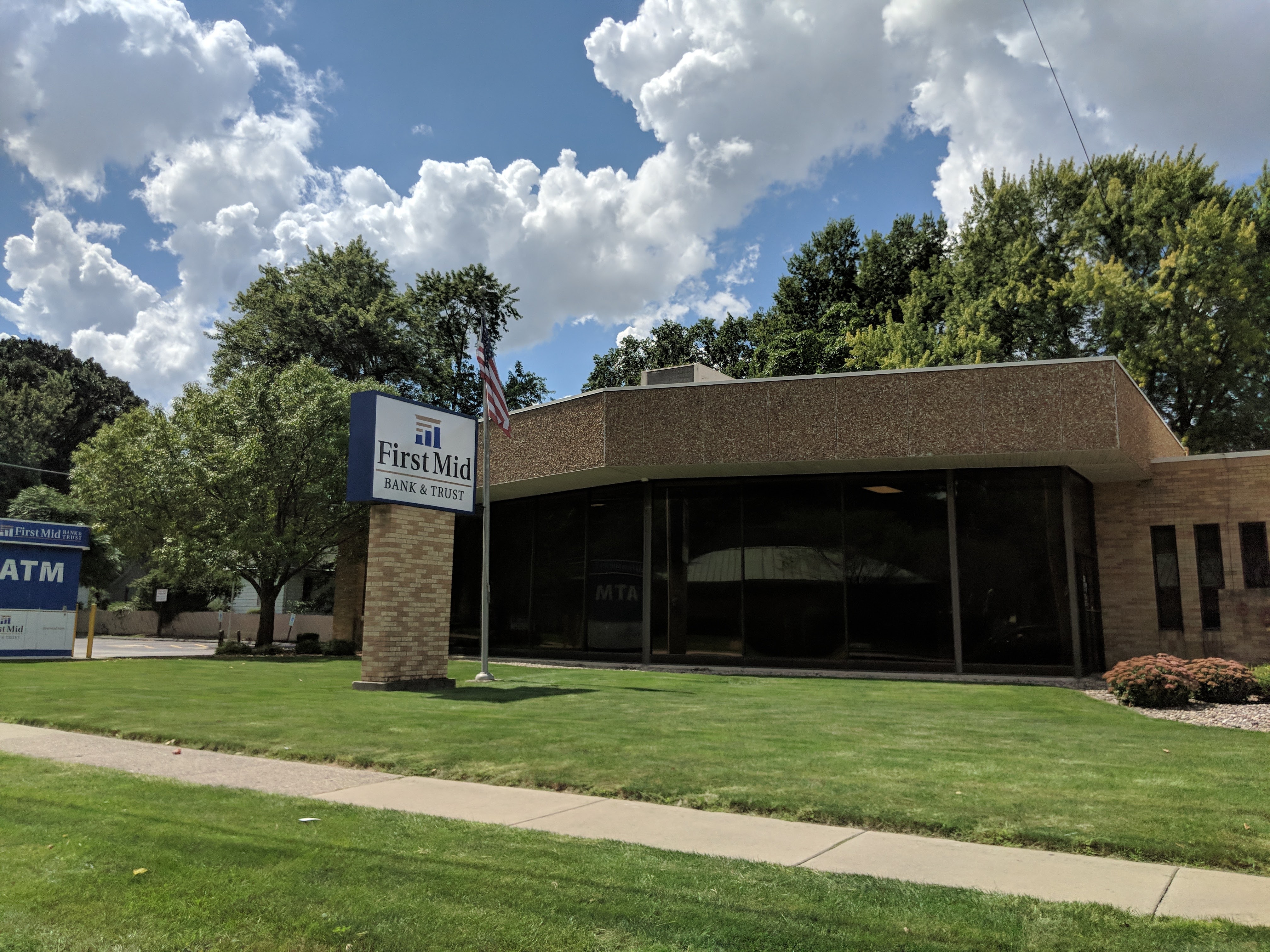 First Mid Bank & Trust Urbana 01