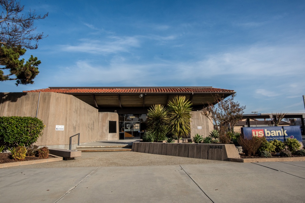 U.S. Bank Branch 01