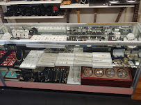 Crown Pawn Shop 02