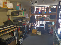 Crown Pawn Shop 03
