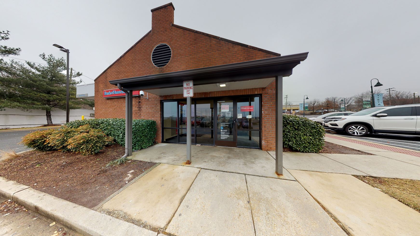 Bank of America (with Drive-thru ATM) 01