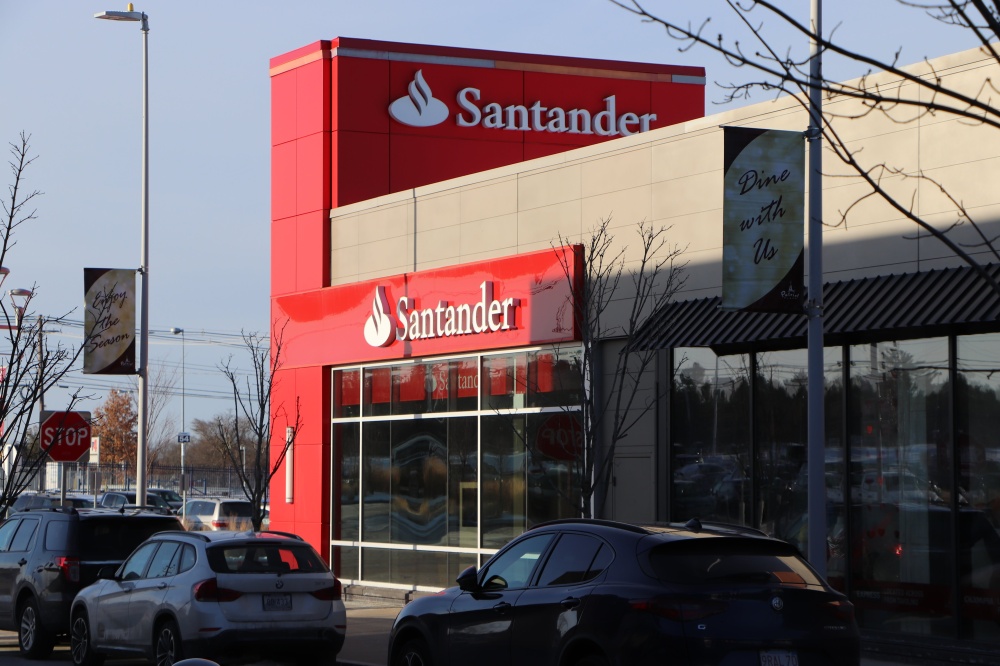 Santander Bank Branch 01