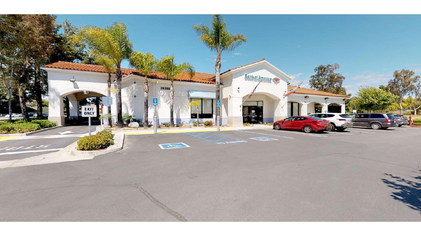 Bank of America (with Drive-thru ATM) 01