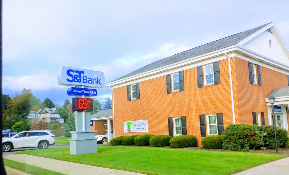 S&T Bank 01