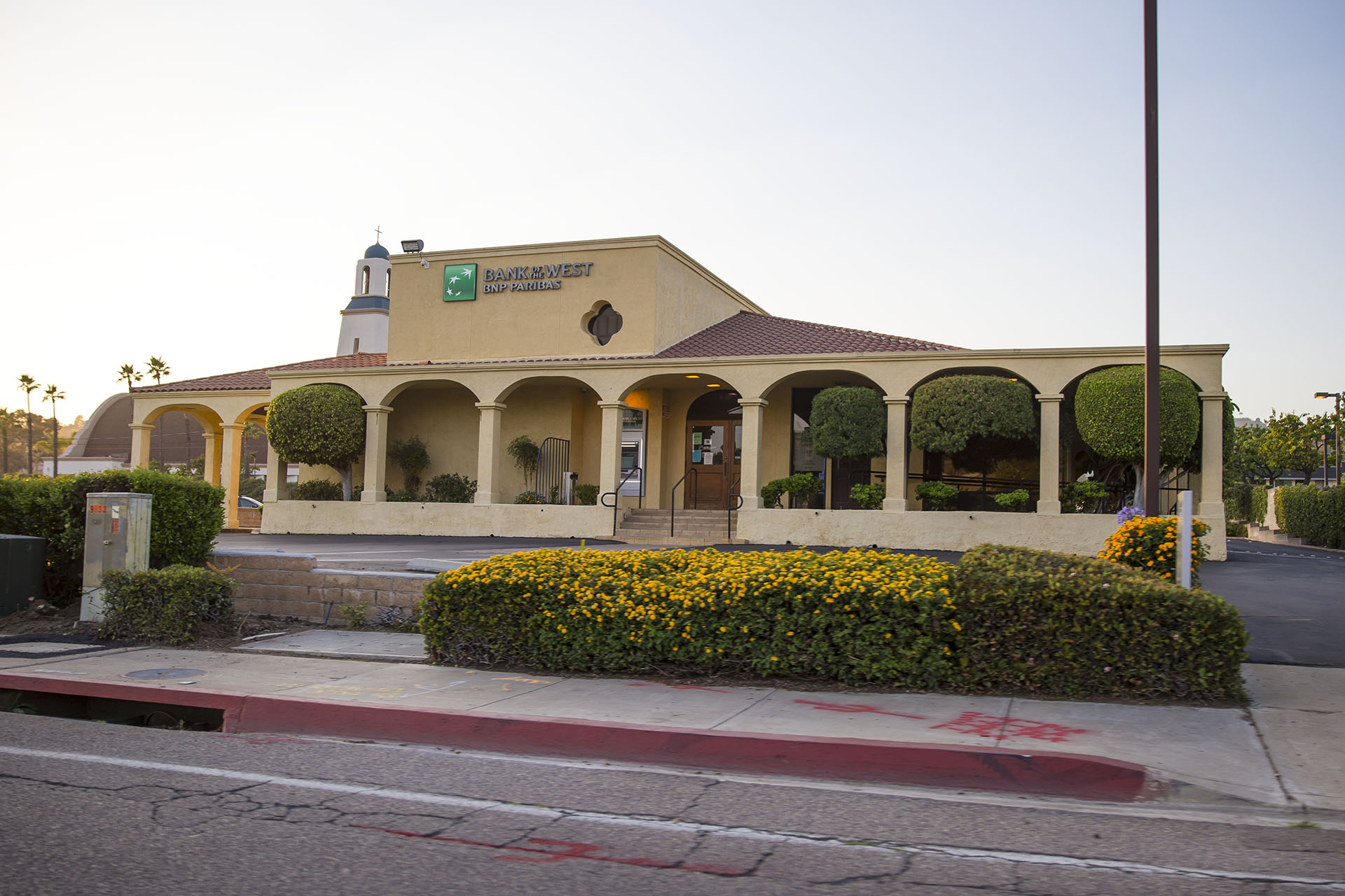 Bank of the West 01