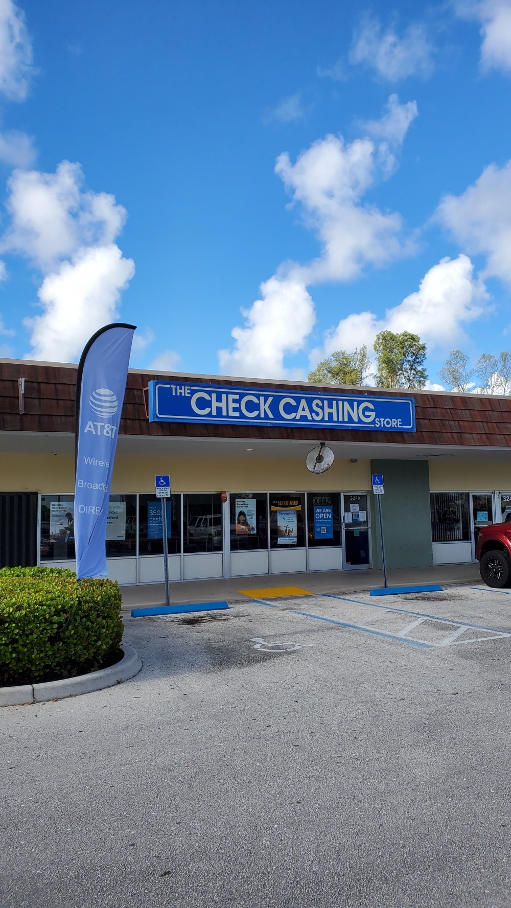 The Check Cashing Store 01