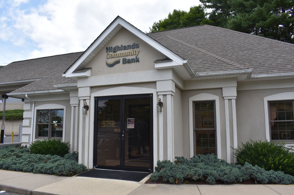 Highlands Community Bank 01