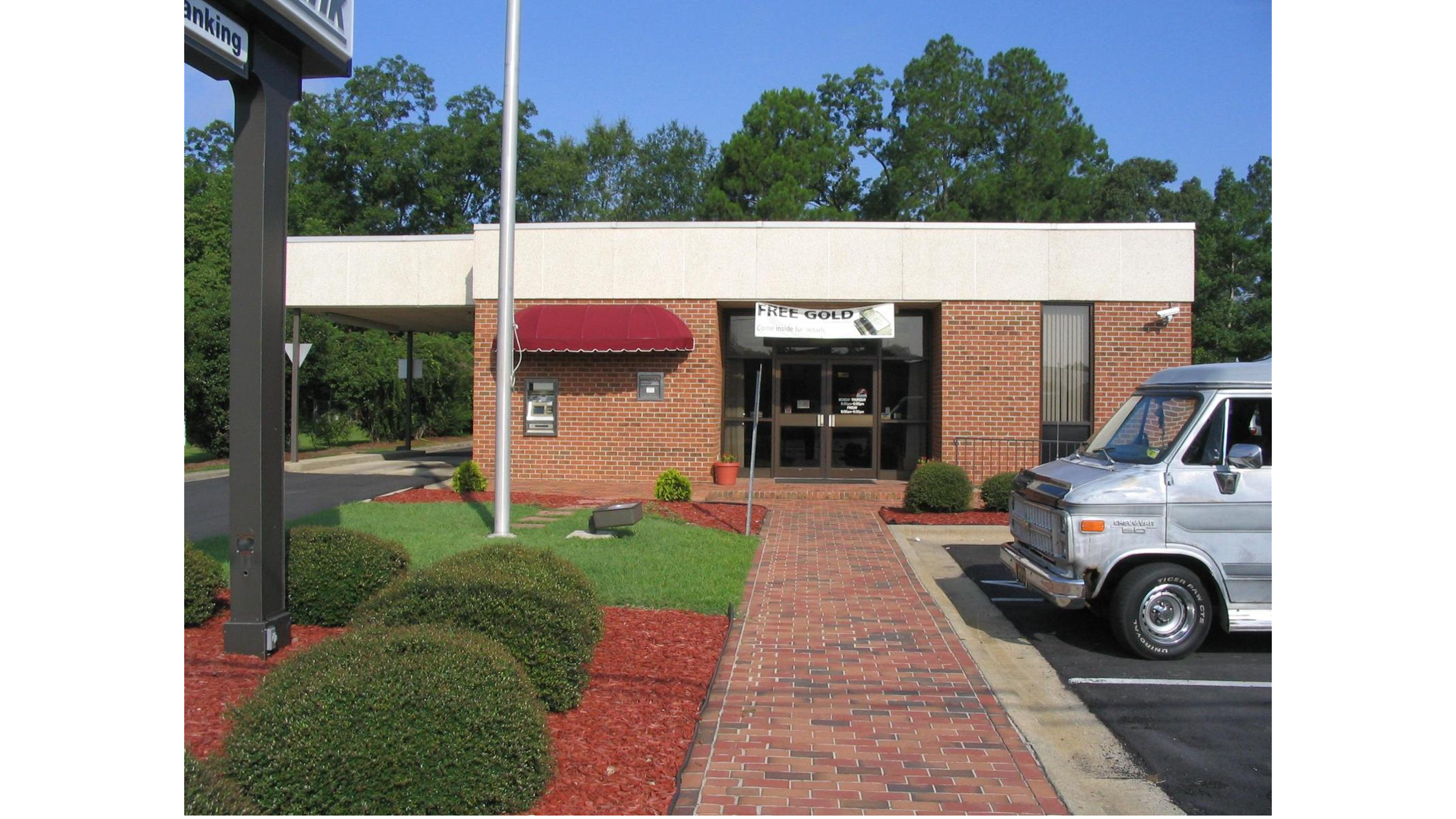 Southern Bank - La Grange 01
