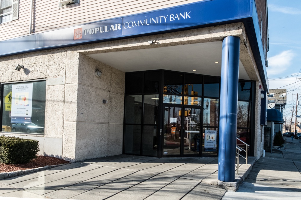 Popular Bank 01