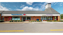 Bank of America (with Drive-thru ATM) 01