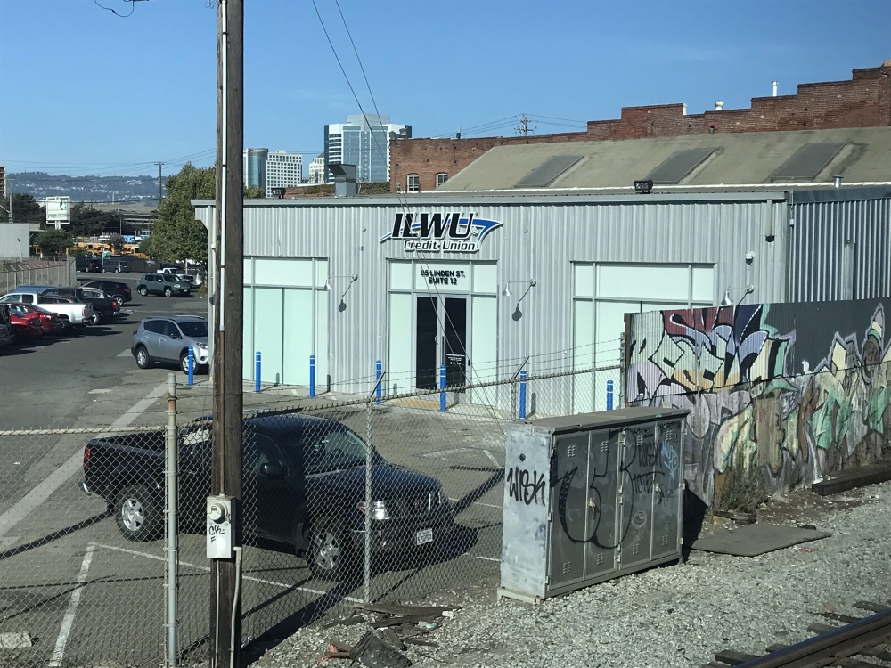 ILWU Credit Union Oakland Branch 01