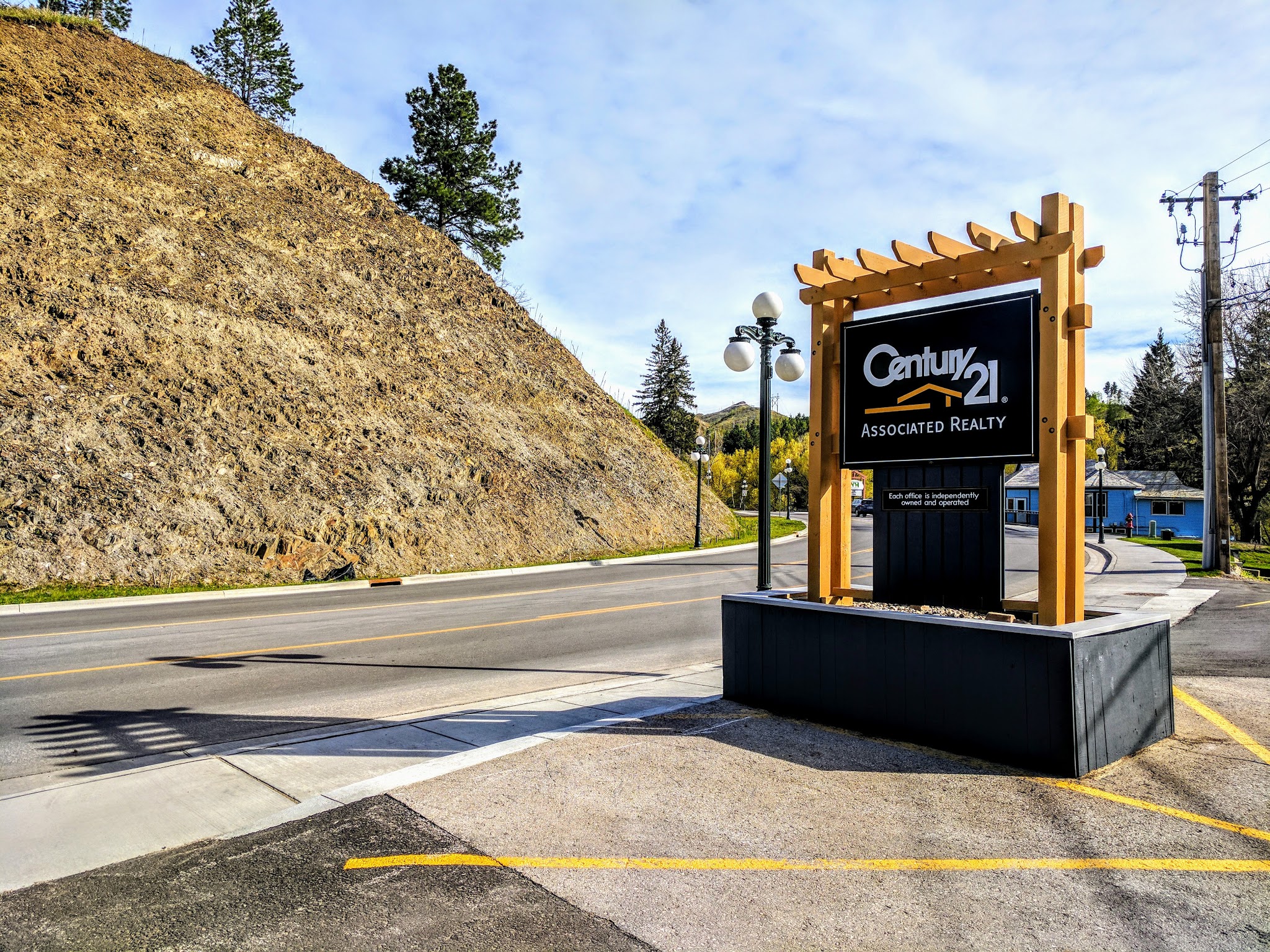 Century 21 Associated Realty, Inc. 01