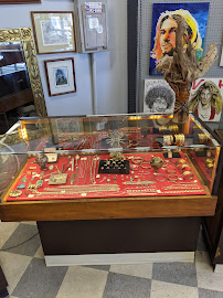 Central Maui Gold and Loan 04