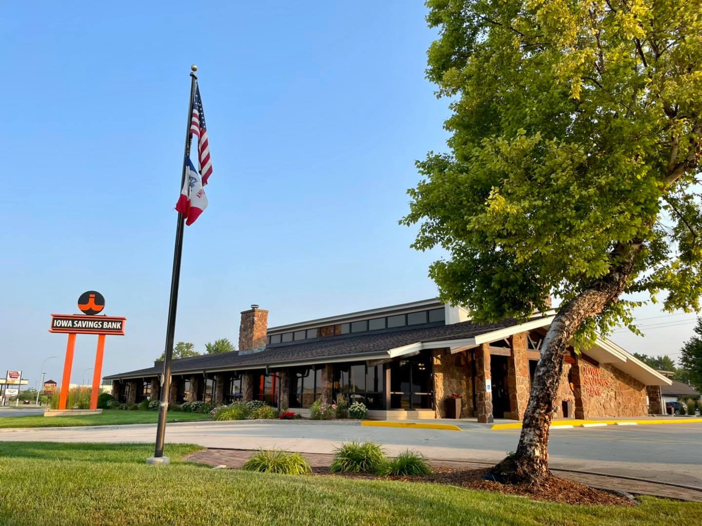 Iowa Savings Bank 01