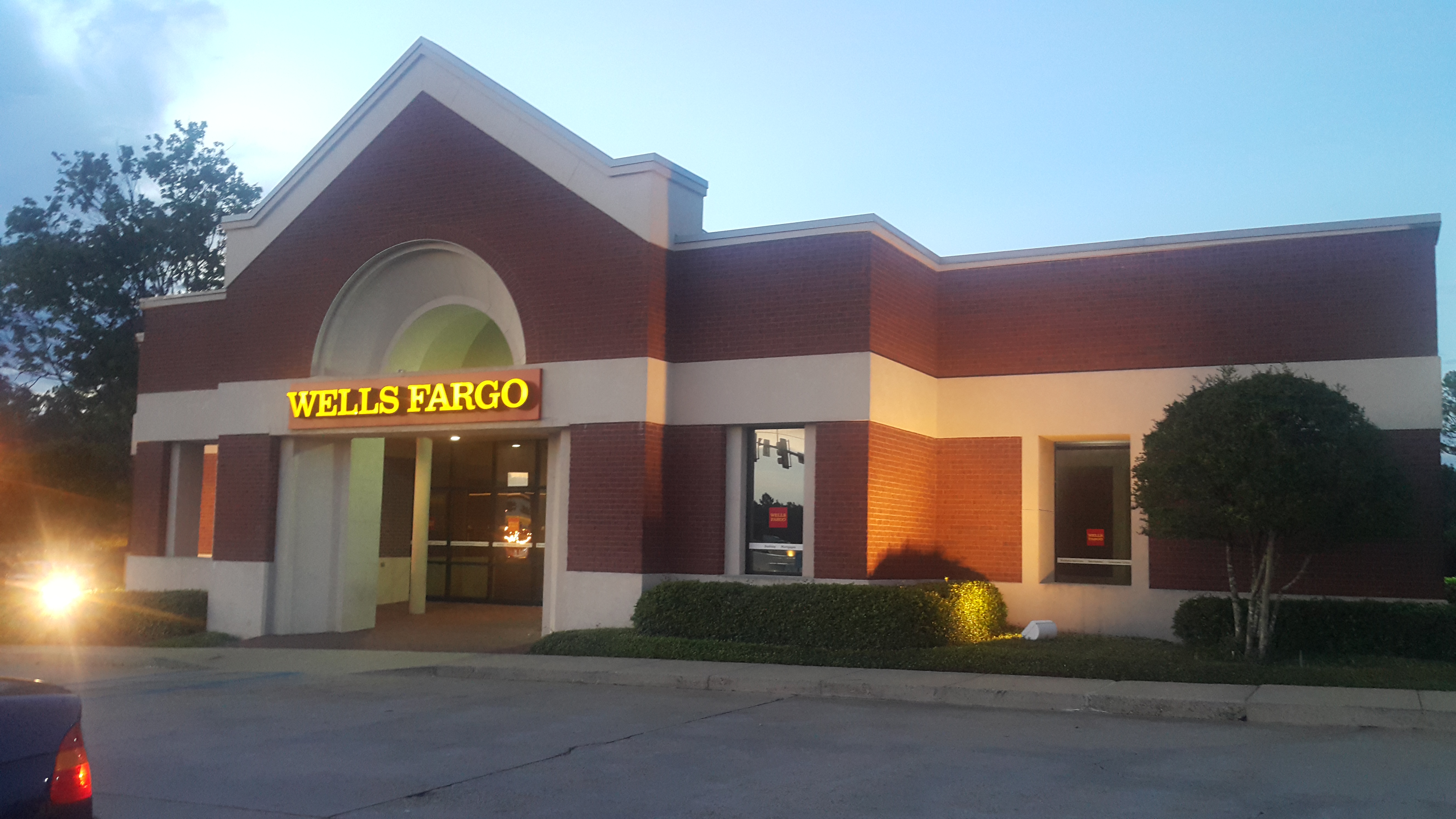 Wells Fargo Bank 01