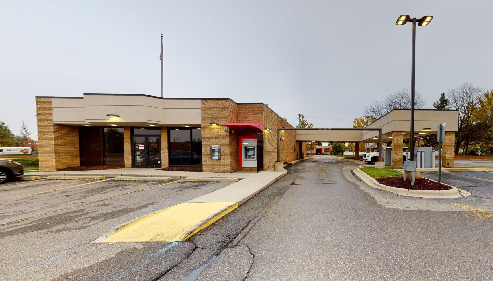 Bank of America (with Drive-thru ATM) 01