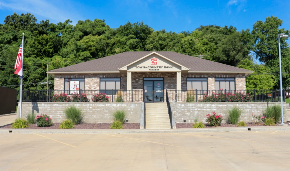 Town & Country Bank Midwest 01