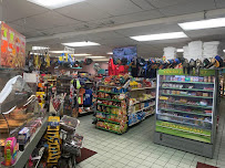 Check Cashing Shop N Quick 03