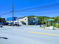 J & R Sporting Goods & Pawn 02