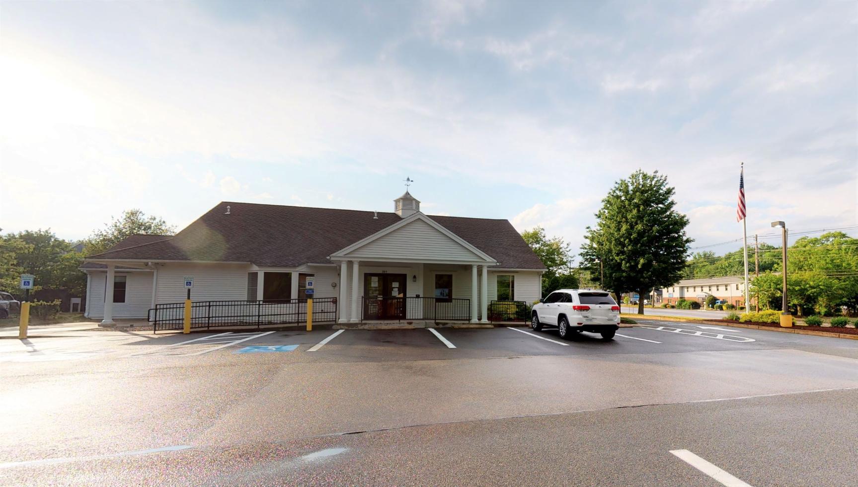 Bank of America (with Drive-thru ATM) 01