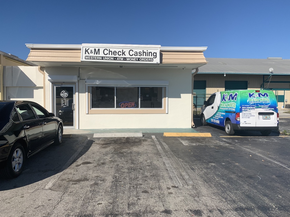 K & M Check Cashing 01