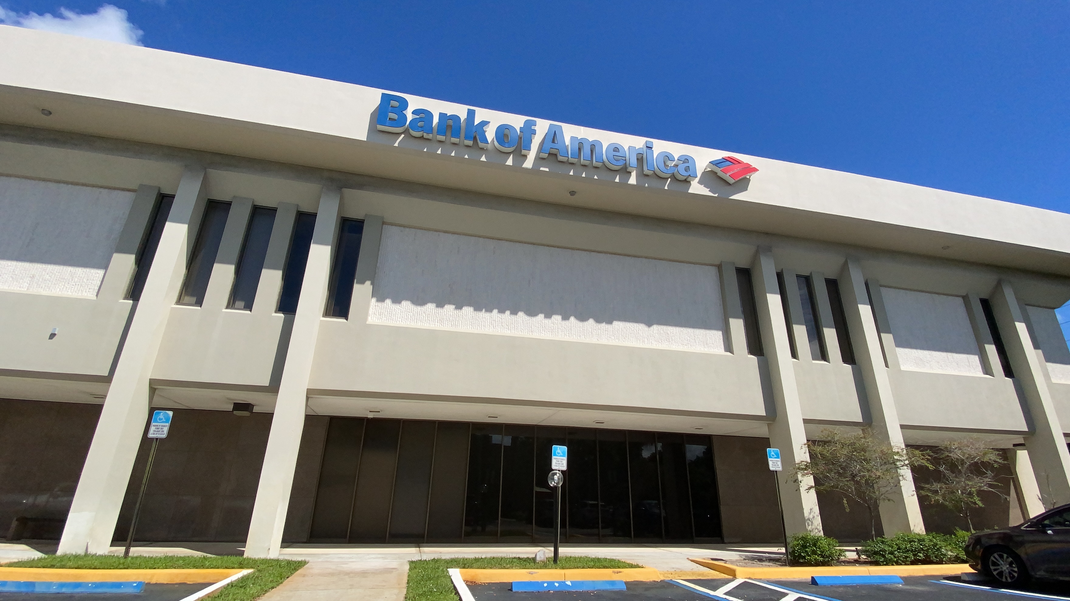 Bank of America (with Drive-thru ATM) 01