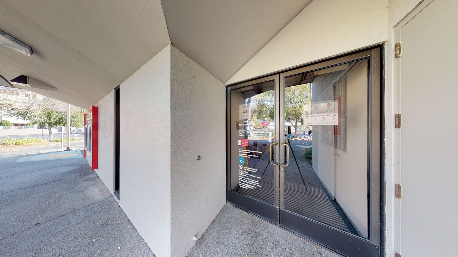 Bank of America (with Drive-thru ATM) 01