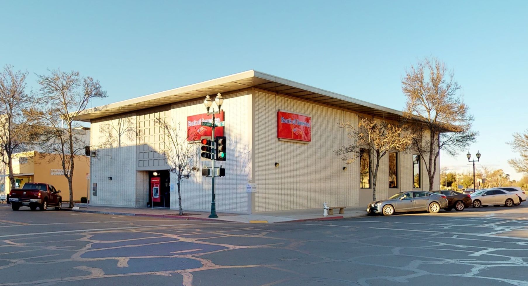 Bank of America (with Drive-thru ATM) 01