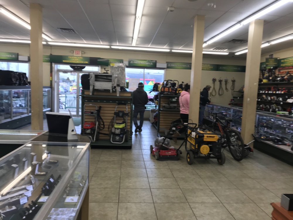First Cash Pawn 01