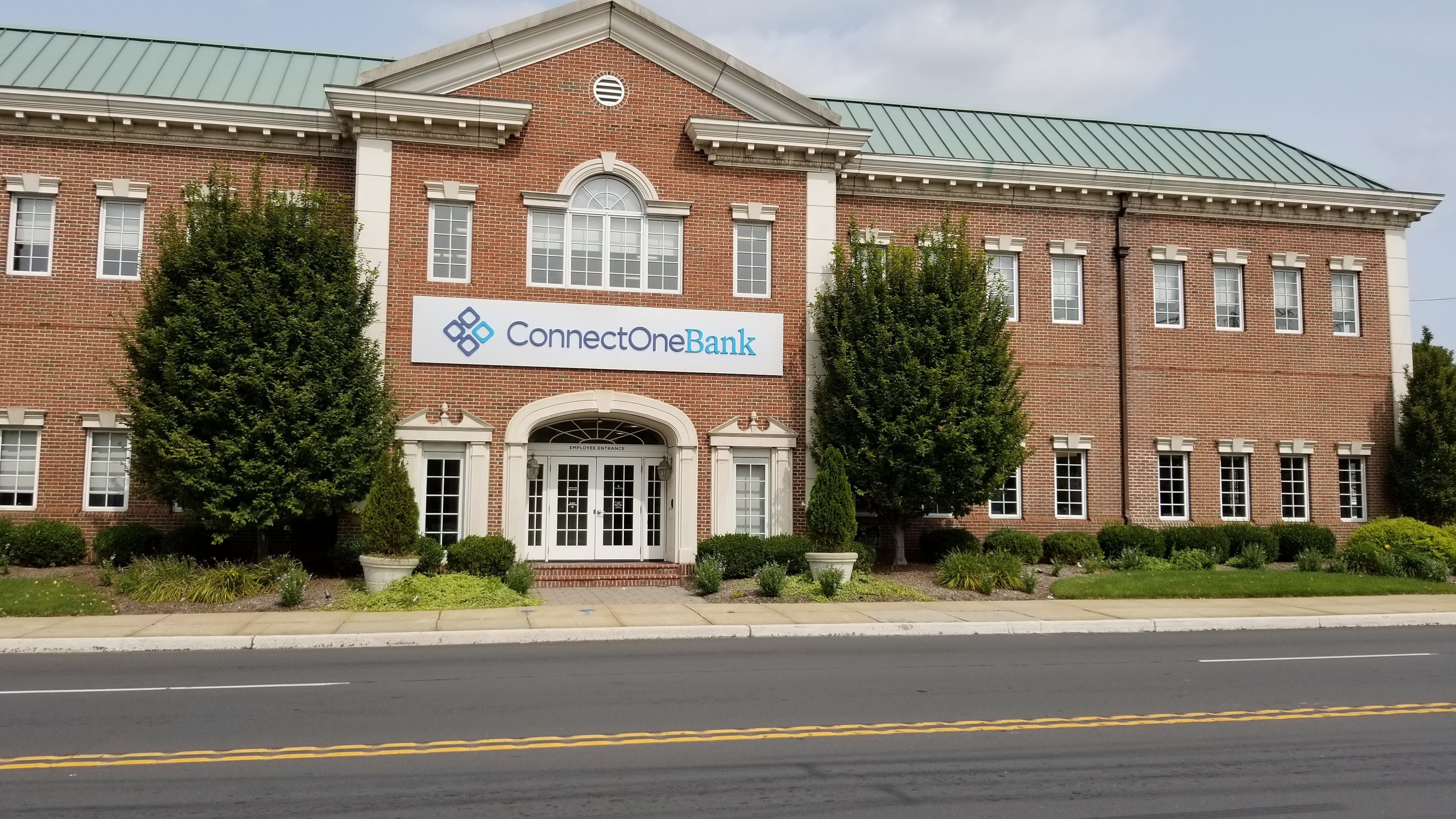 ConnectOne Bank 01