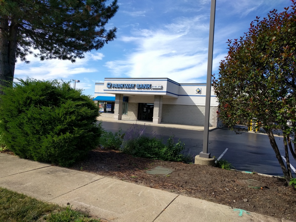 Parkway Bank & Trust Co 01
