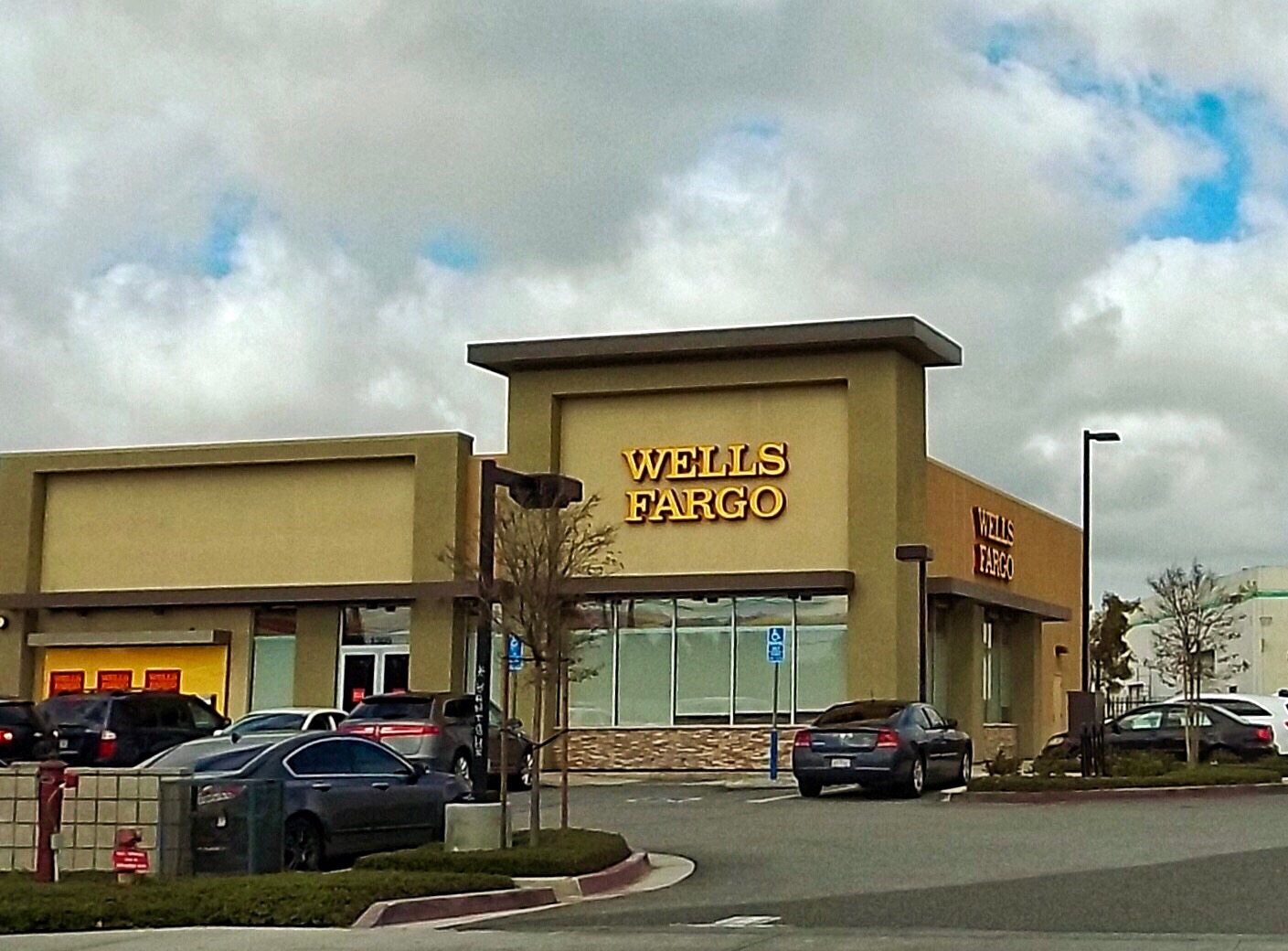 Wells Fargo Bank 01