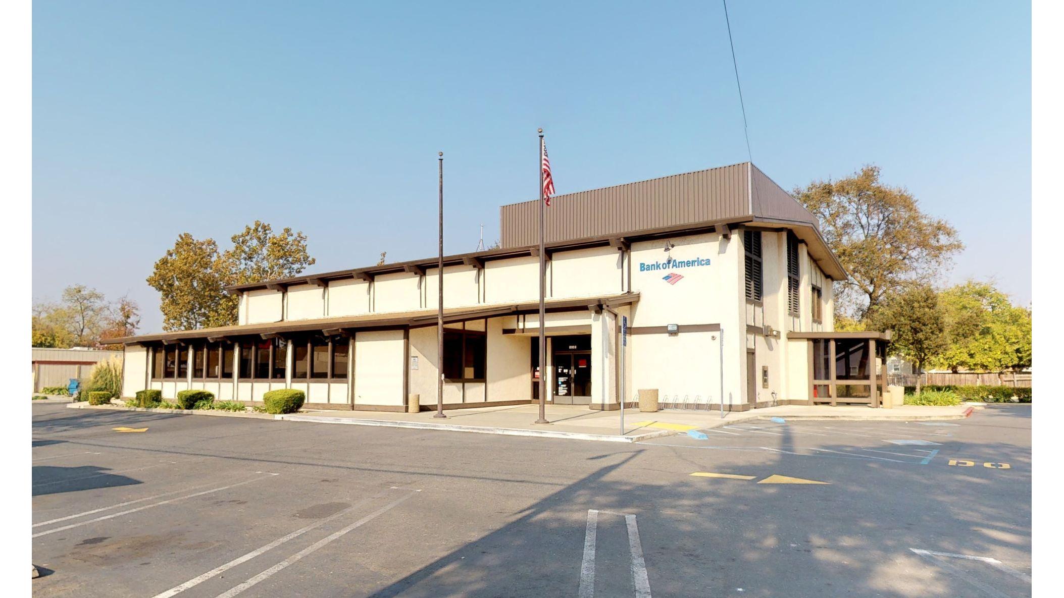 Bank of America (with Drive-thru ATM) 01