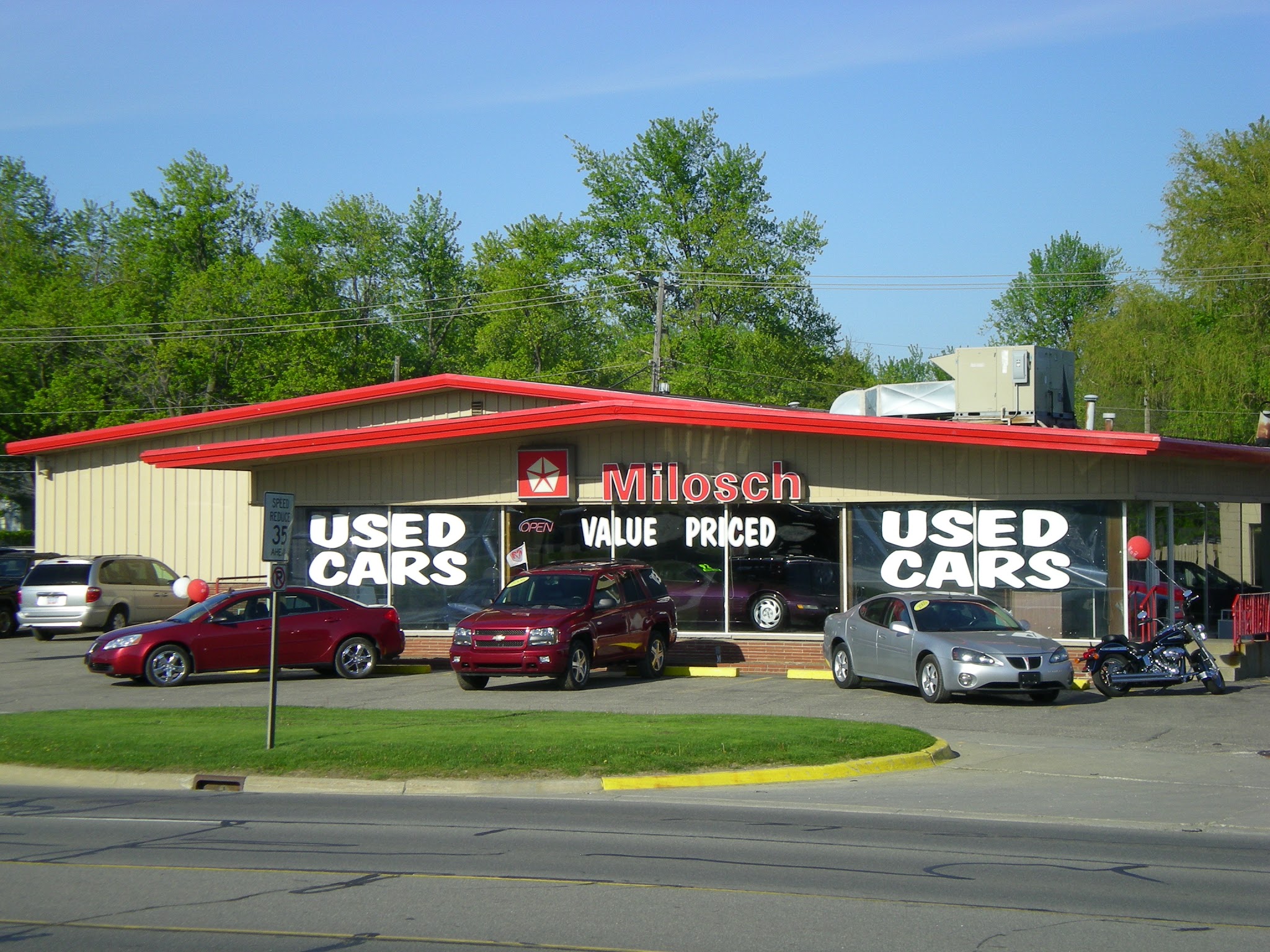 Milosch's Pre-Owned Superstore 01