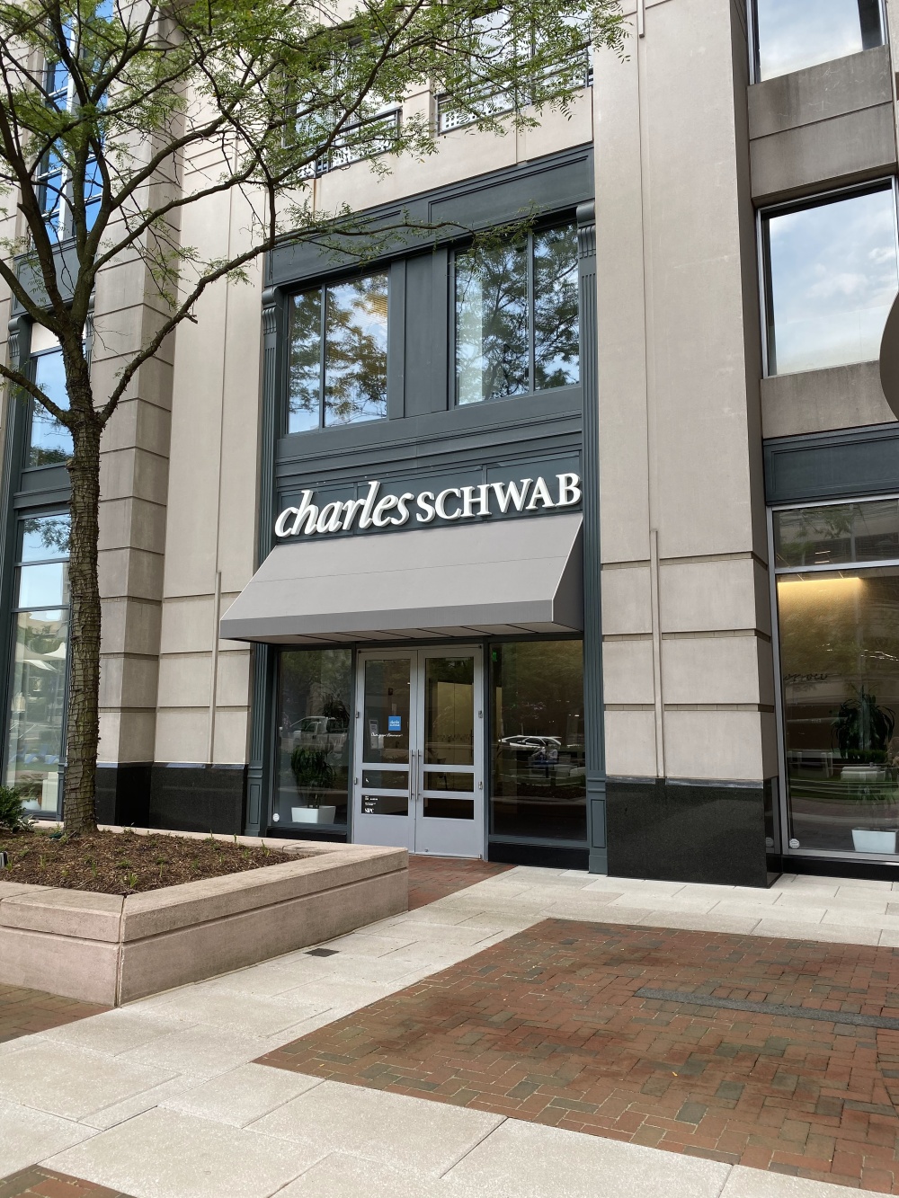 Charles Schwab 01