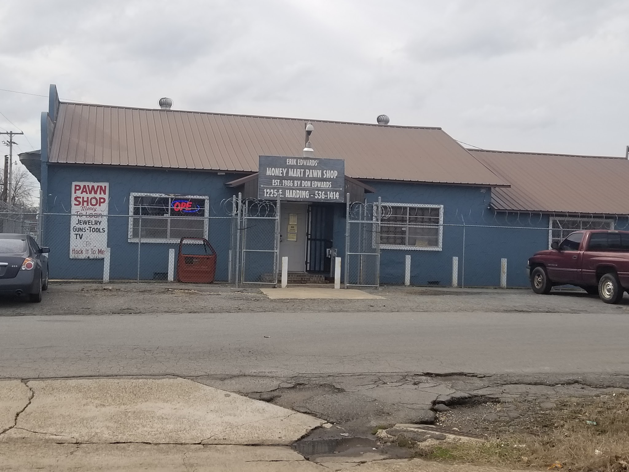 Money Mart Pawnshop 01