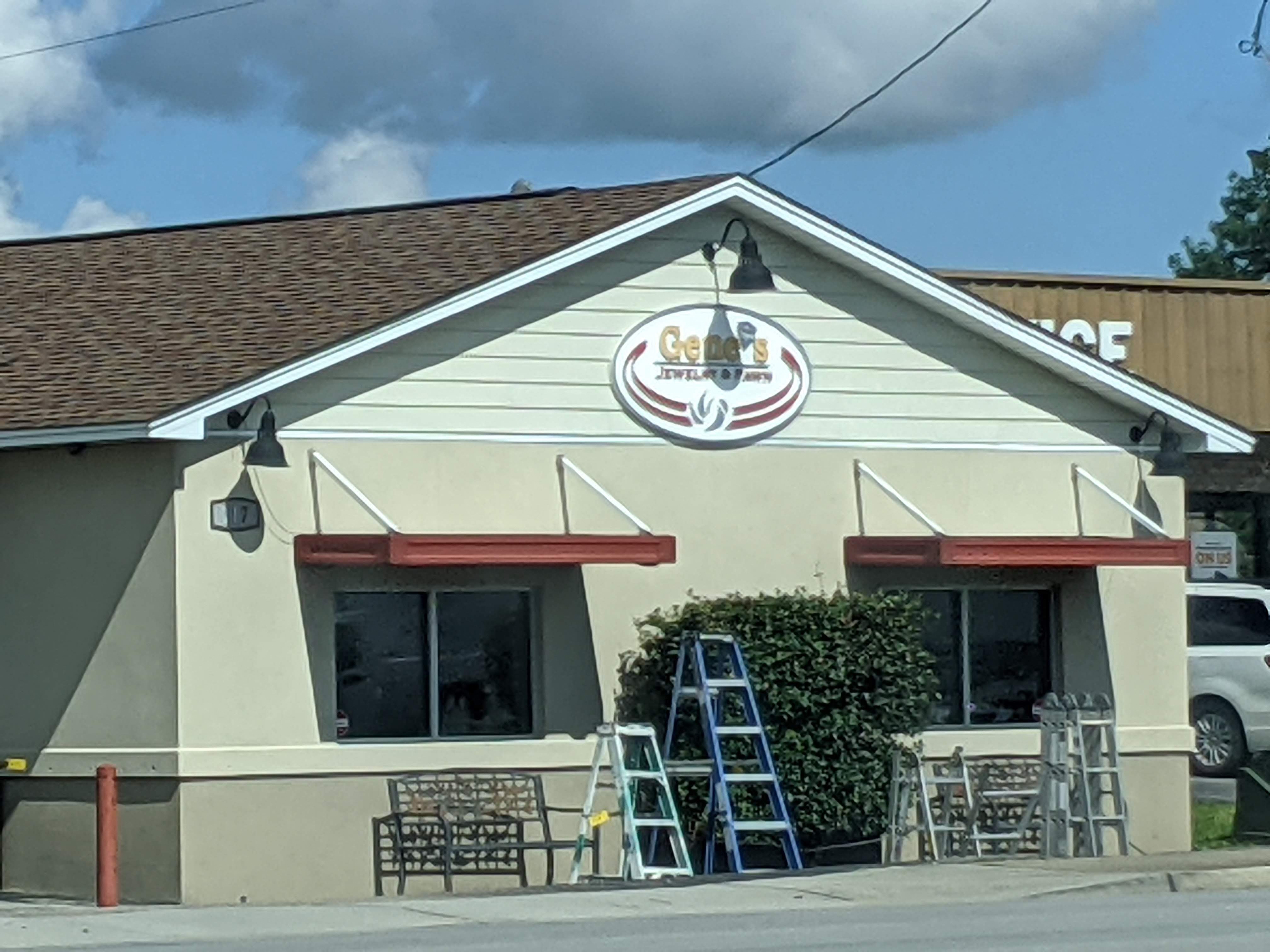 Gene's Jewelry & Pawn 01