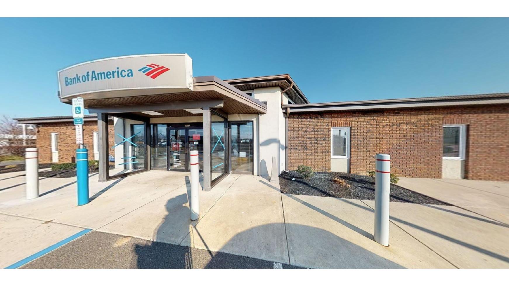 Bank of America (with Drive-thru ATM) 01