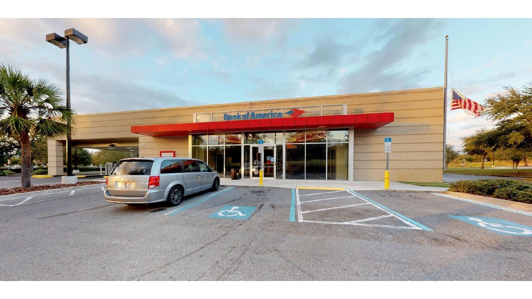 Bank of America (with Drive-thru services) 01