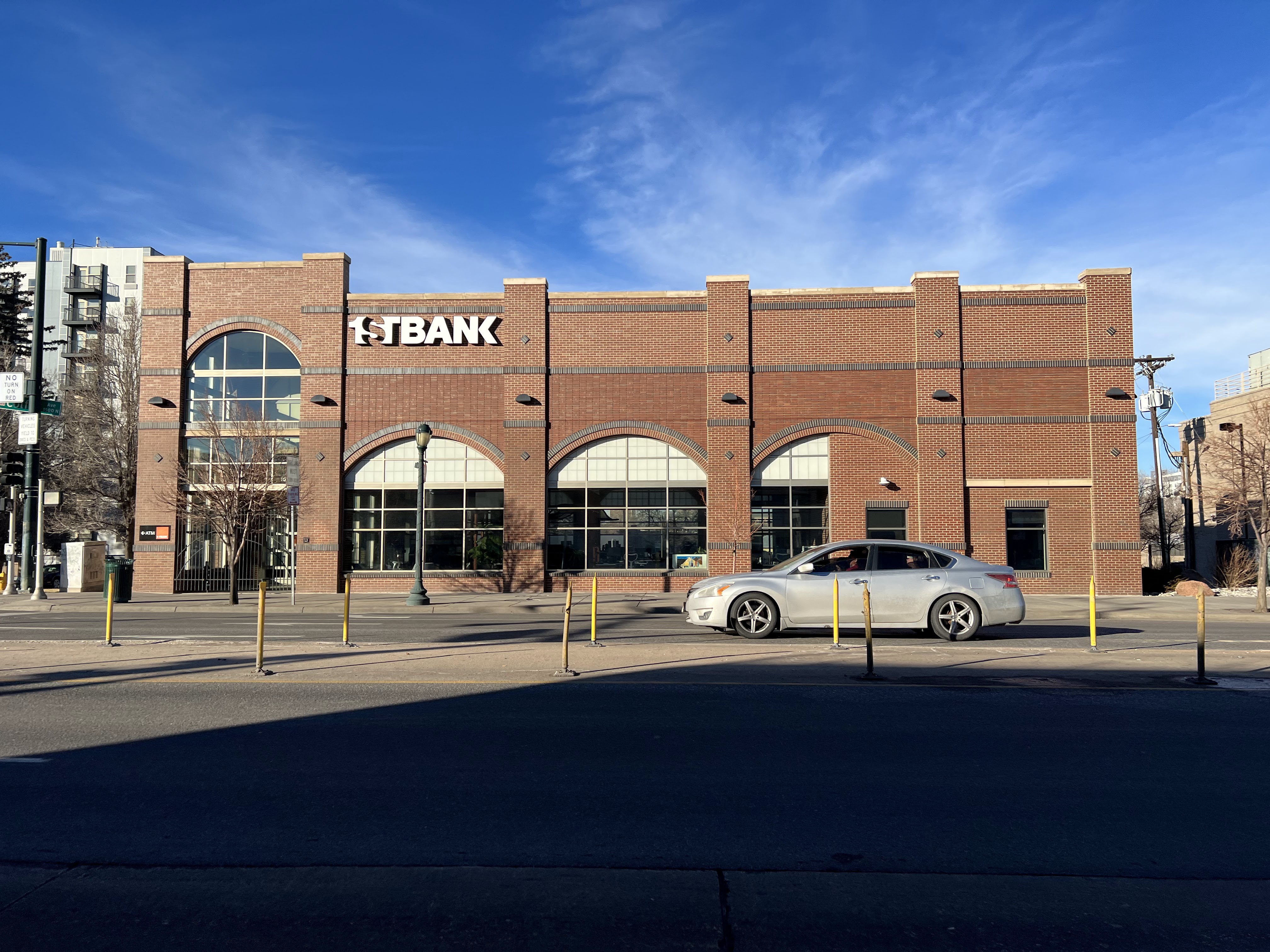 FirstBank 01