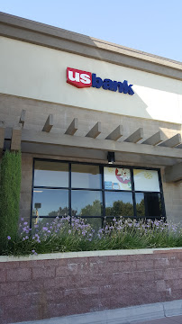 U.S. Bank Branch 01