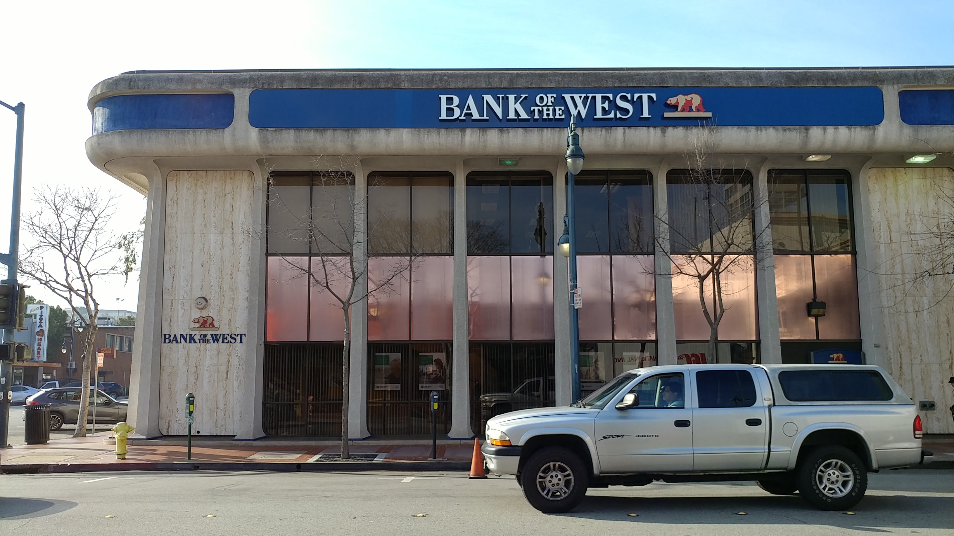 Bank of the West 01
