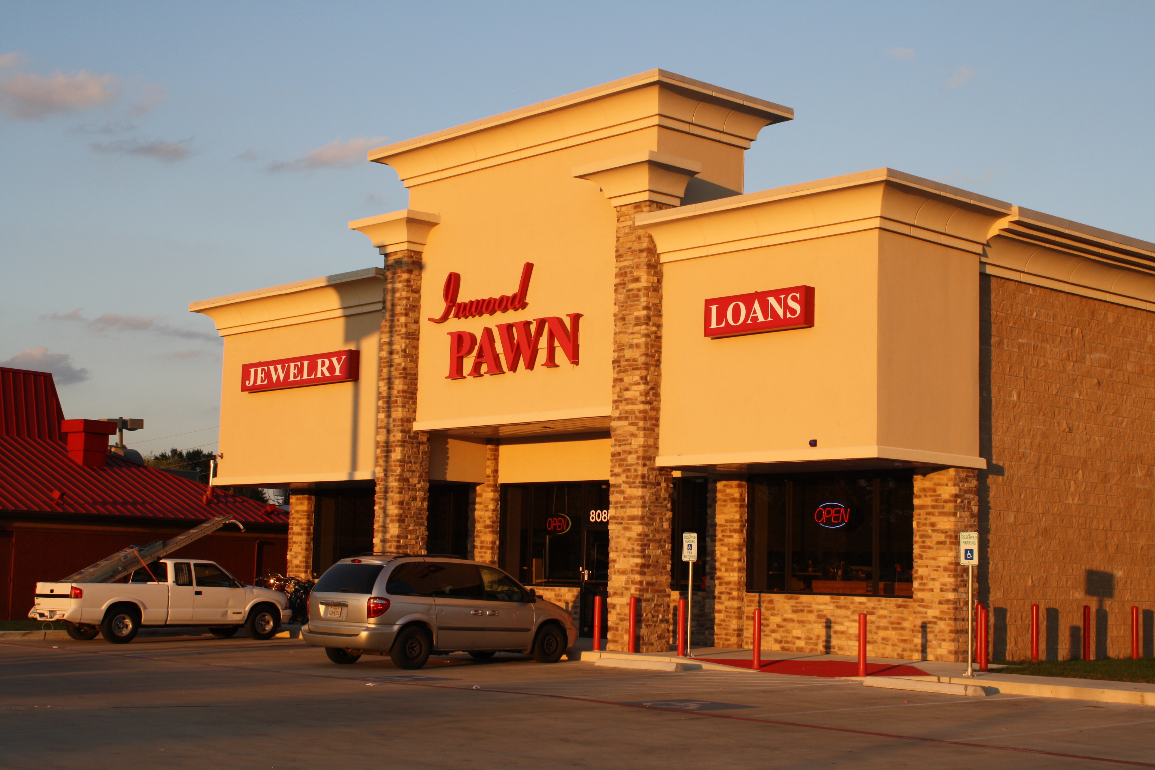 Inwood Pawn 01