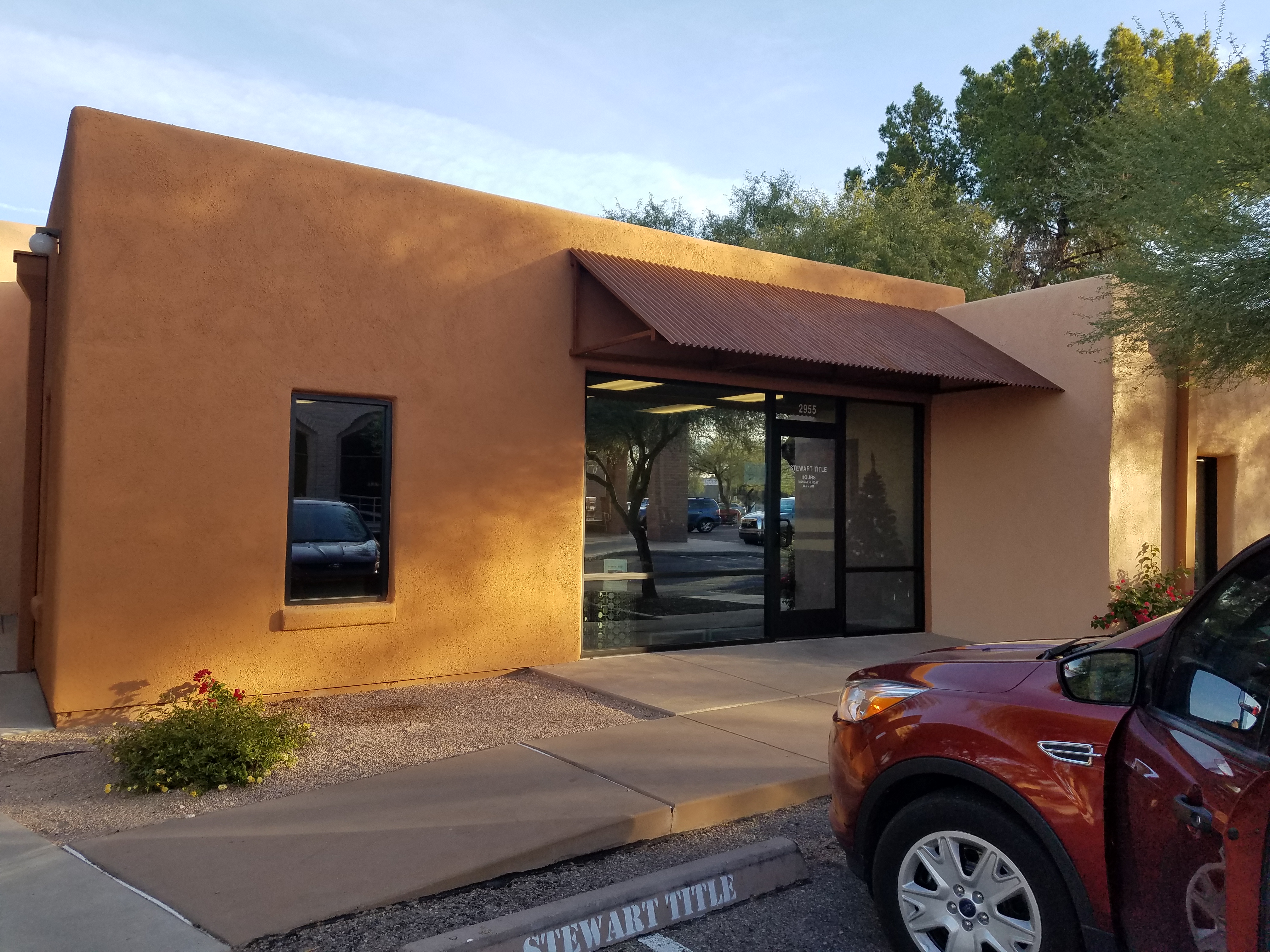 Stewart Title & Trust of Tucson 01