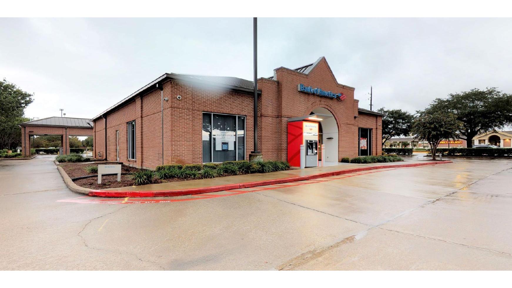 Bank of America (with Drive-thru ATM) 01